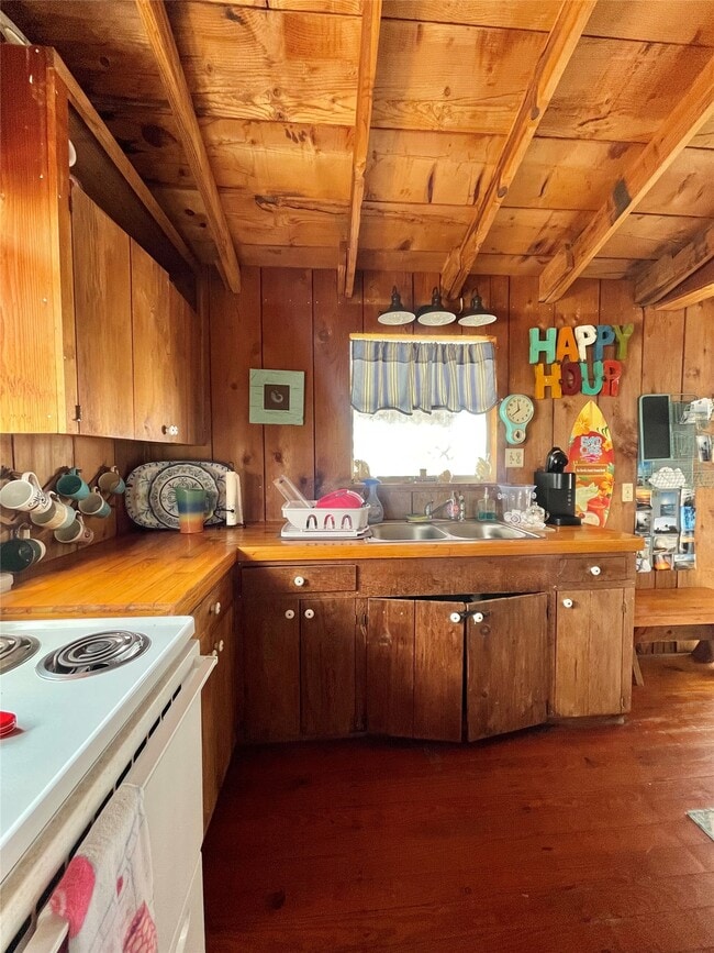 Building Photo - 1111 Surf Dr