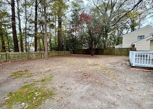 Building Photo - Charming 3 BR/2 BA Home in Crowfield Plantation