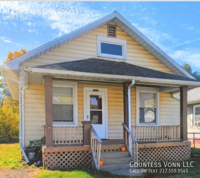 Primary Photo - 1220 E Oak St