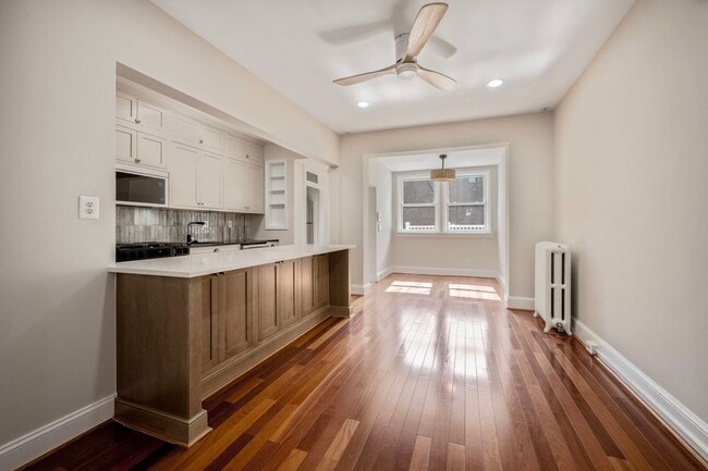 Building Photo - Available Now! Recently Renovated 4 Bedroo...