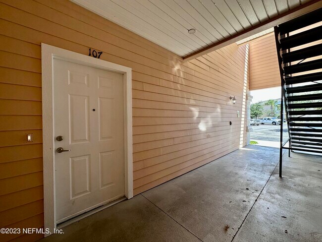 Building Photo - 4908 Key Lime Dr