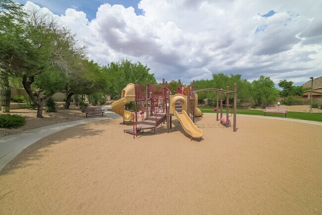 Building Photo - 6518 W Red Fox Rd