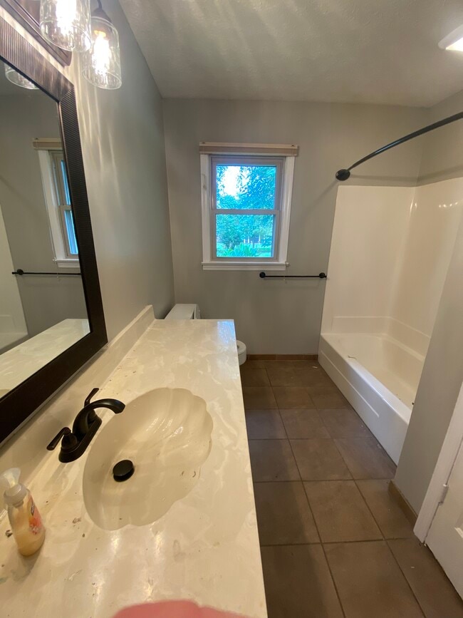 Building Photo - 1823 Grider Pond Rd