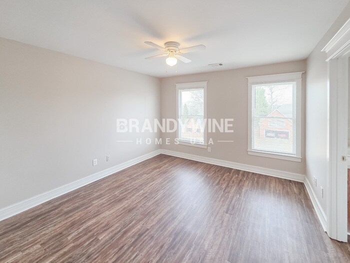 Building Photo - 170 Memory Ln