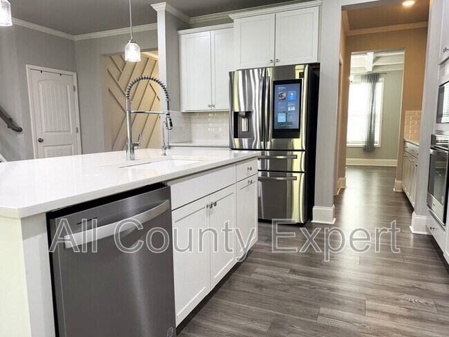 Building Photo - 5145 Explorer Ln