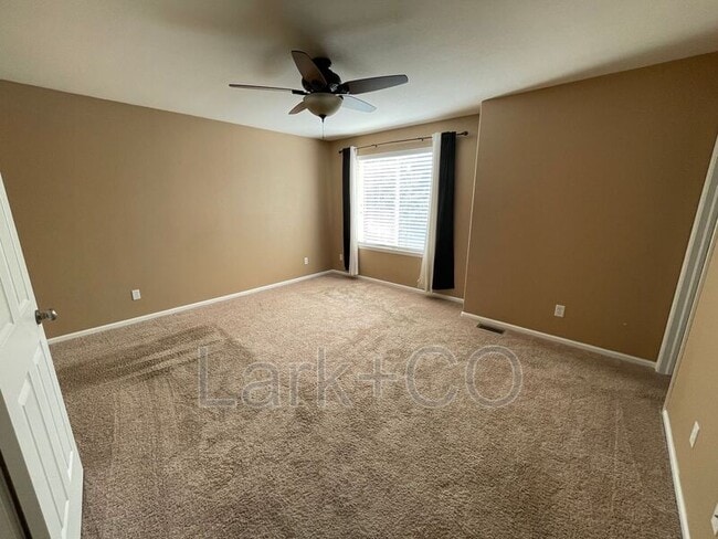 Building Photo - 9350 Cove Creek Dr
