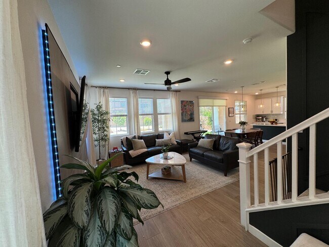 Building Photo - 35403 Bains Ave