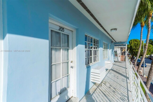 Building Photo - 635 8th St