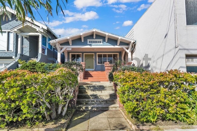 Building Photo - 1219 43rd Ave