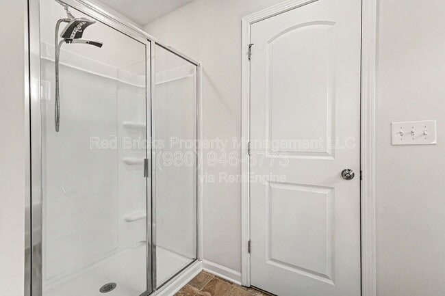 Building Photo - 6018 Weddington Pointe Dr