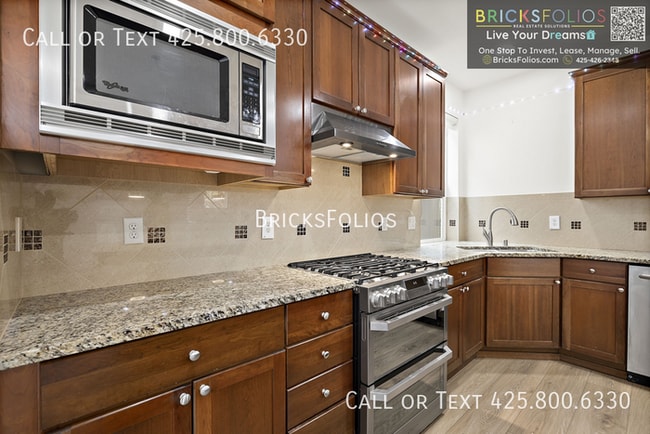 Building Photo - Luxury Corner-Lot Home in Redmond Ridge Ea...