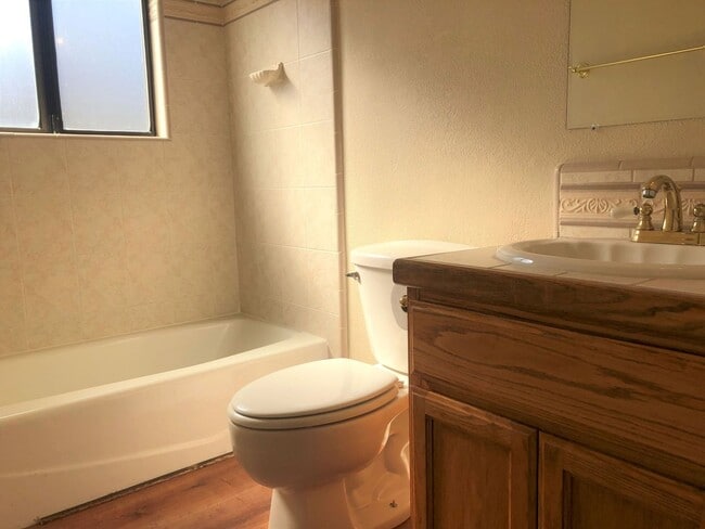 Building Photo - 3/2 home in Lake Wildwood Gated Community,...