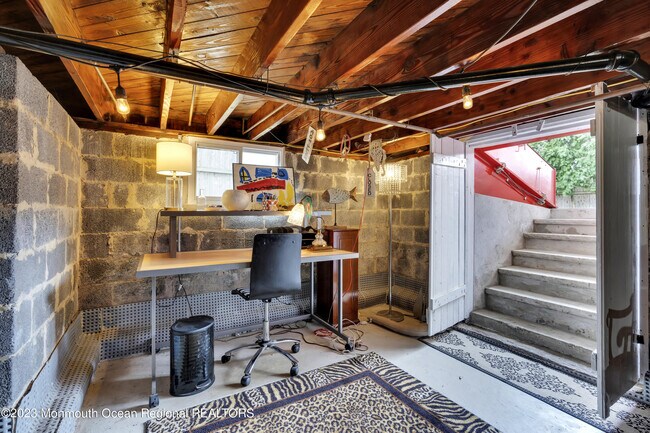 Building Photo - 1301 Laurel Ave