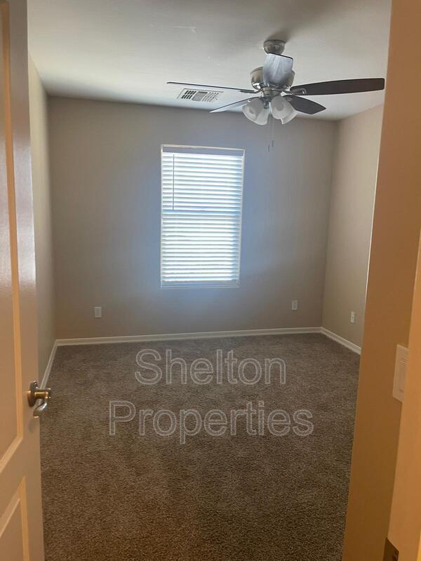 Building Photo - 25652 W Magnolia St