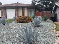 Building Photo - Beautifully updated 2-bedroom, 2-bathroom ...