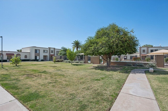 Building Photo - 5111 N 83rd St