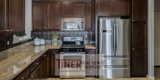 Building Photo - 404 Rivage Cir