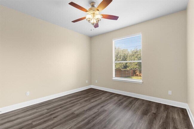 Building Photo - 3001 Lombardi Way