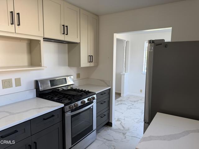 Building Photo - 826 Camelia Dr