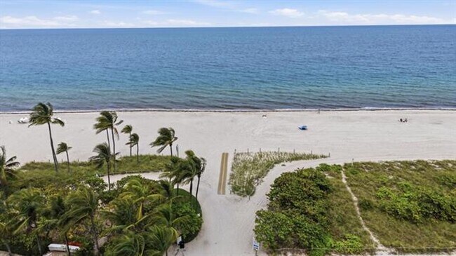 Building Photo - 9595 Collins Ave