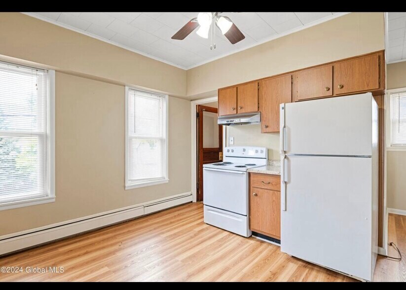 Kitchen - 29 McClellan Ave