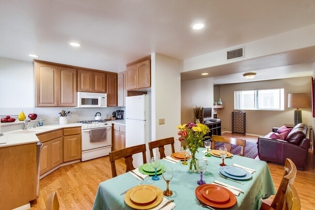 Building Photo - 831 Allerton Ct