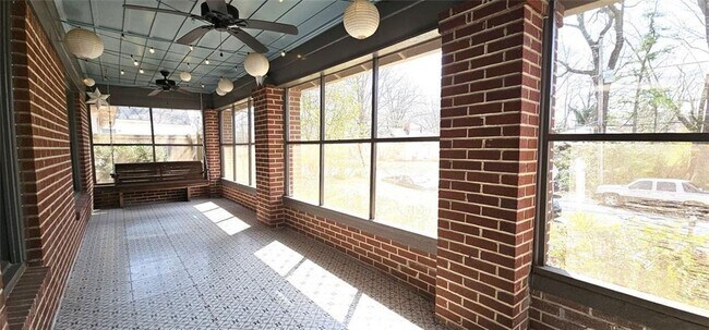 Building Photo - 1789 Thompson Ave