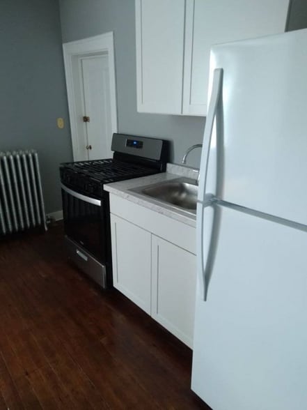 Building Photo - 190 Main St