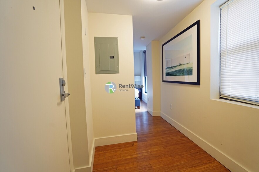 Building Photo - 8 Winter St