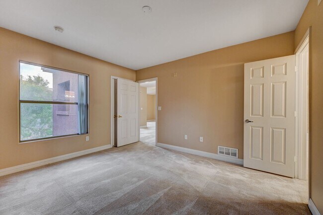 Building Photo - 8000 W Badura Ave