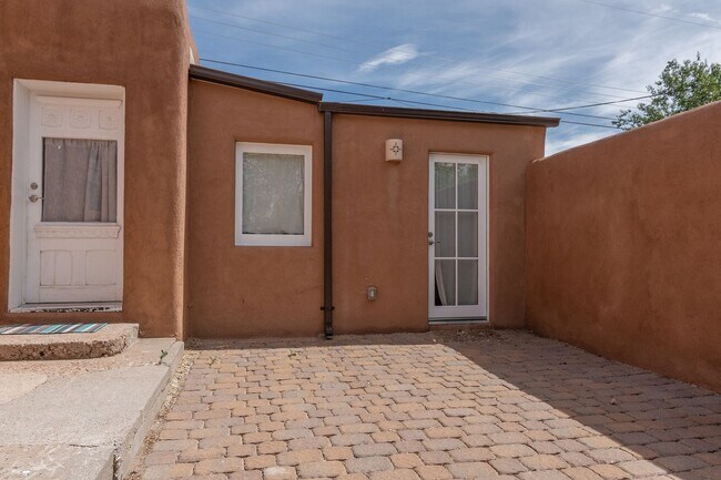 Building Photo - 728 Montez Pl