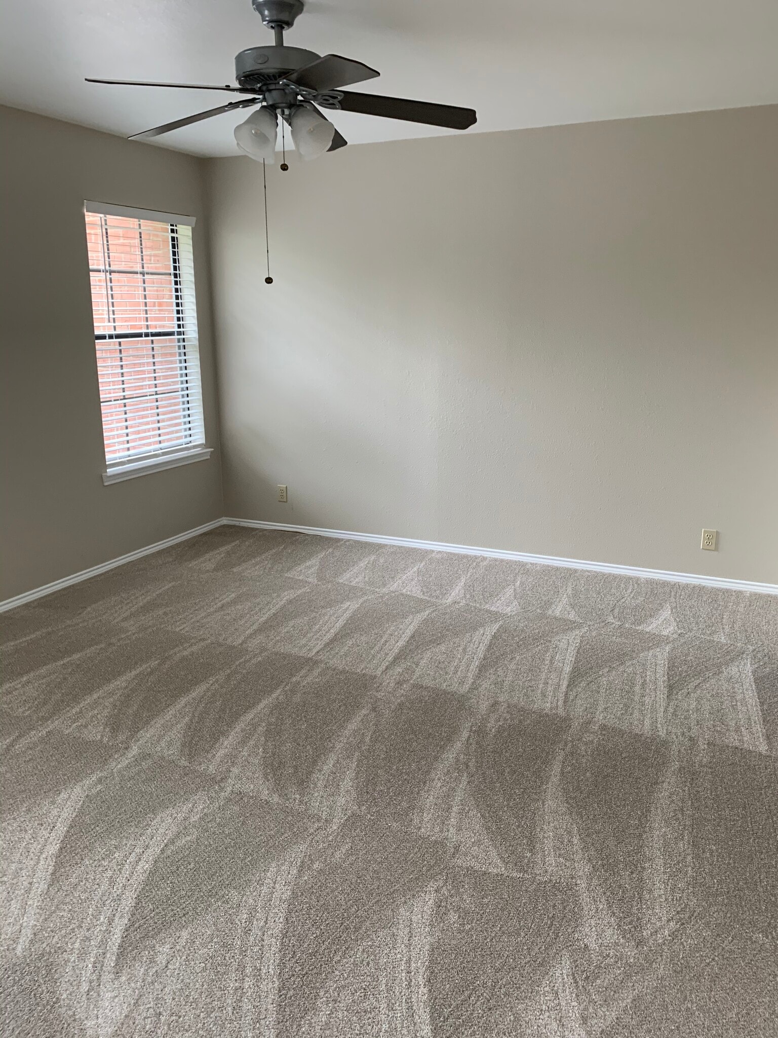 Primary bedroom - 129 Wildwood Ct