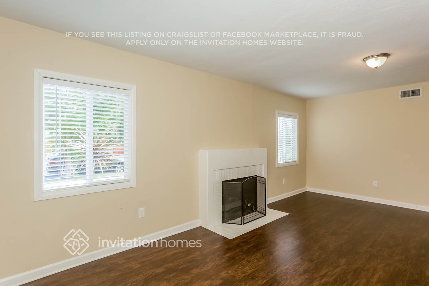 Building Photo - 15145 Haynes St