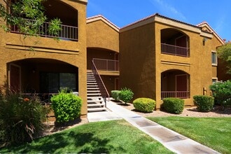 Building Photo - 950 Seven Hills Dr