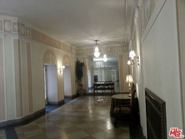 Building Photo - 3278 Wilshire Blvd