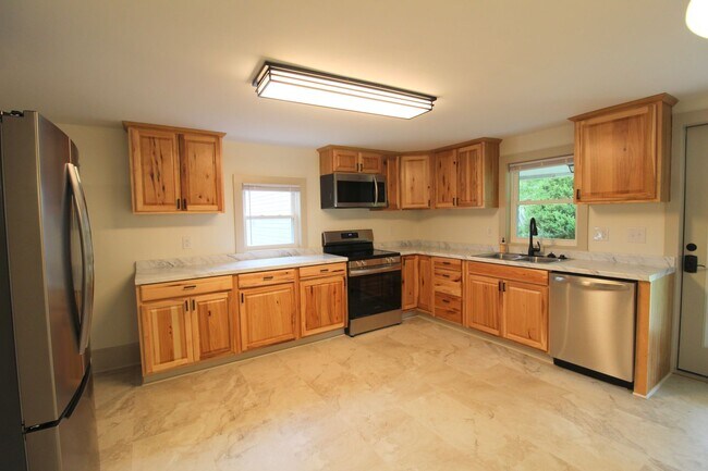 Building Photo - 56 Grindstone Rd