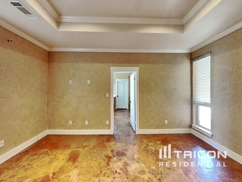 Building Photo - 1312 Miles Ct