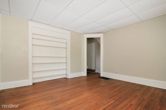 Building Photo - 511 E Taylor St
