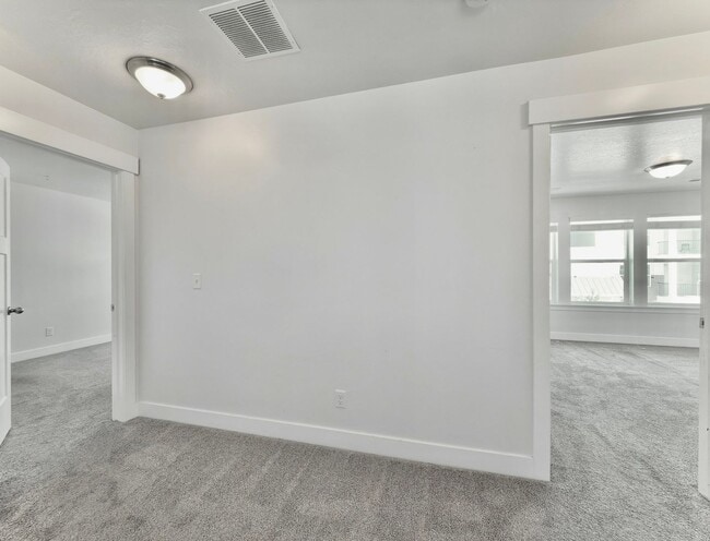 Building Photo - 3 Bed | 2.5 Bath | 2,365 sq ft above grade | Full unfinished basement | 2-car garage