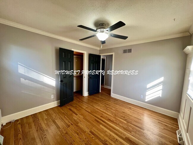 Building Photo - Spacious 4-Bedroom, 3-Bathroom Home with Fenced Yard and Bonus Spaces!