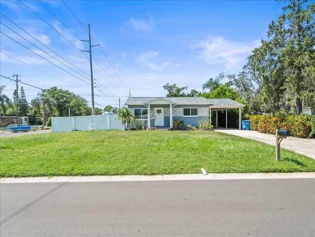 Building Photo - 2200 Capri Dr