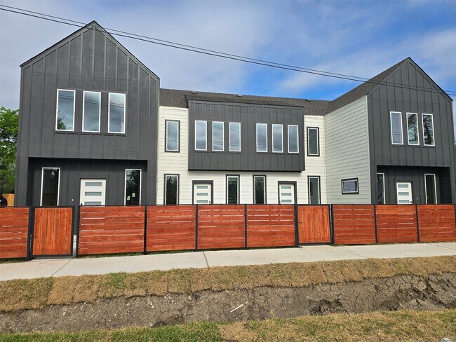 Building Photo - 4562 Teton St