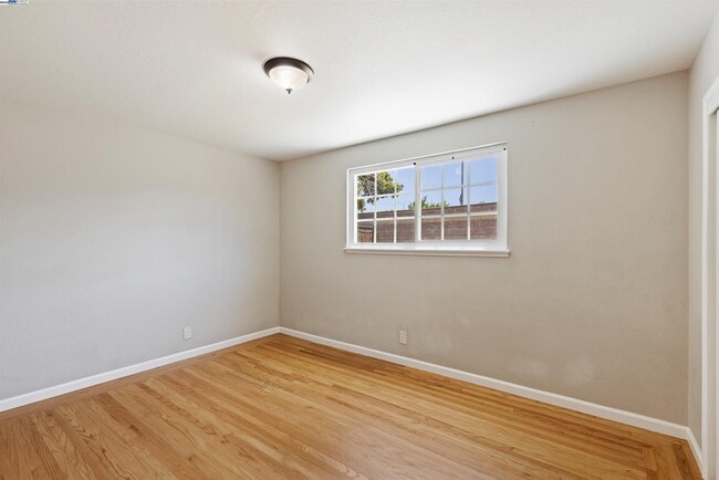 Building Photo - 666 Bluefield Ln