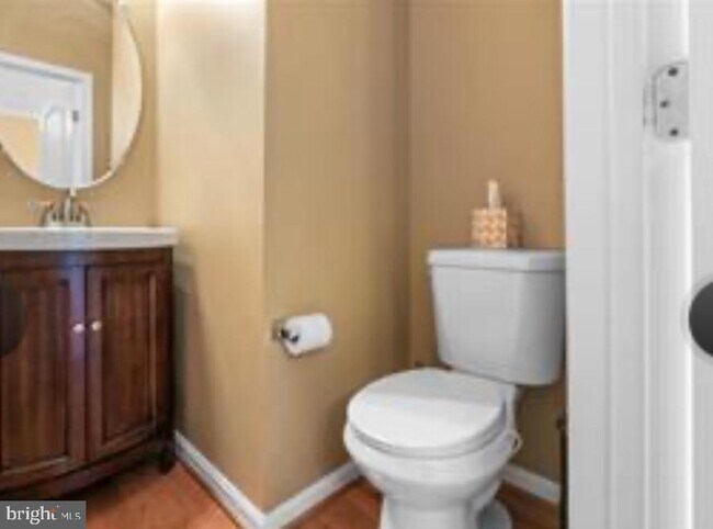 Building Photo - 5610 Hartfield Ave