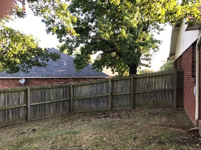 Building Photo - 1815 Nightingale Cir