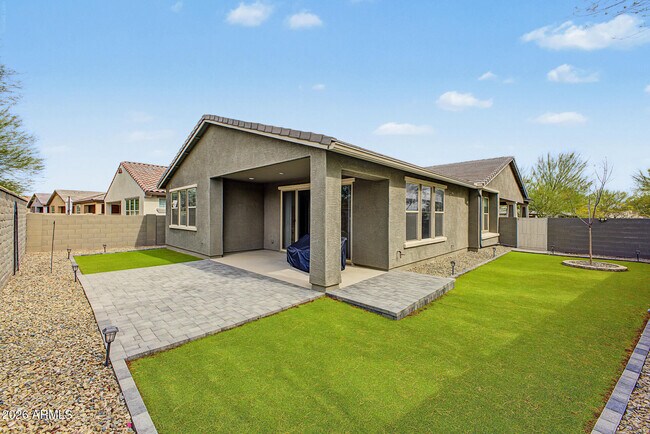 Building Photo - 20398 W Elm Dr