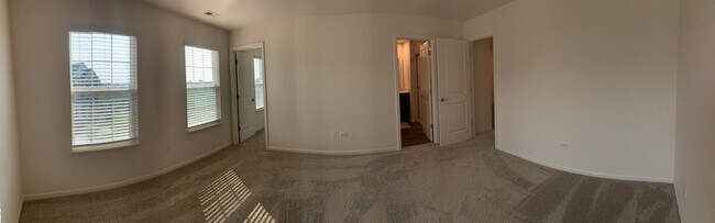 Building Photo - 285 Lakeshore Dr