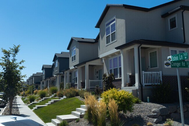 Building Photo - GET THE FIRST MONTHS RENT FOR FREE!!!