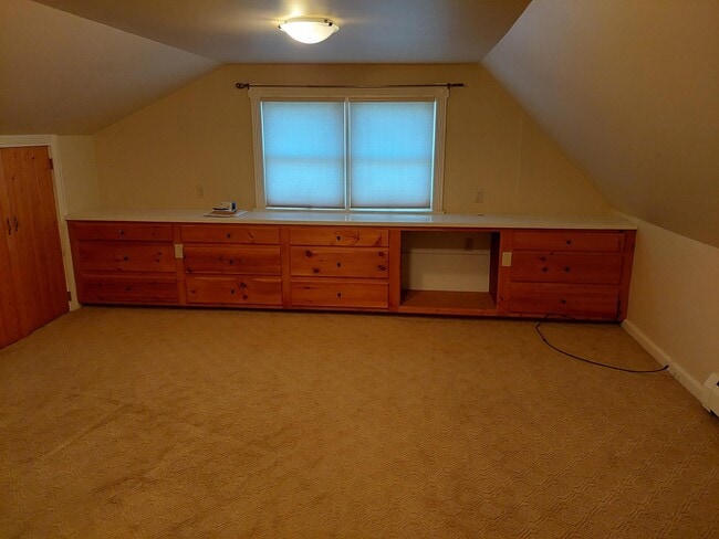 Building Photo - 3292 Vermont Rte 100