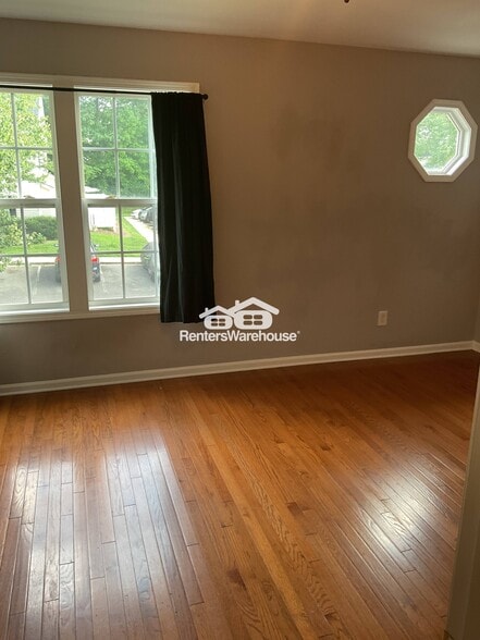 Building Photo - 9619 Littleleaf Dr